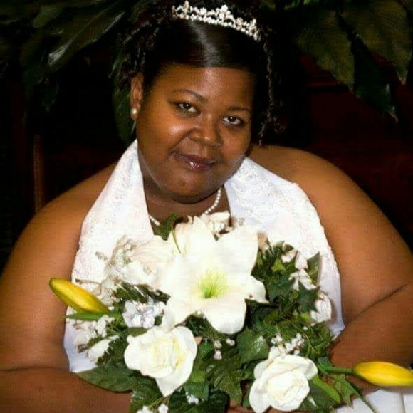 Wedding Dress - Picture 2 of 4